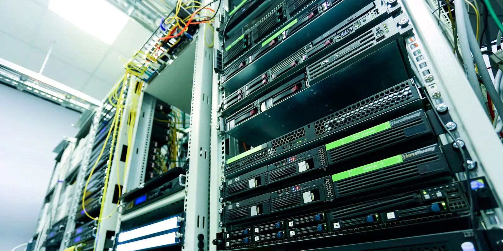 Server rack with structured network cabling in a data centre
